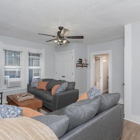 Apartamento In The Heart Of Little Italy! Free Parking! Cleveland Exterior foto