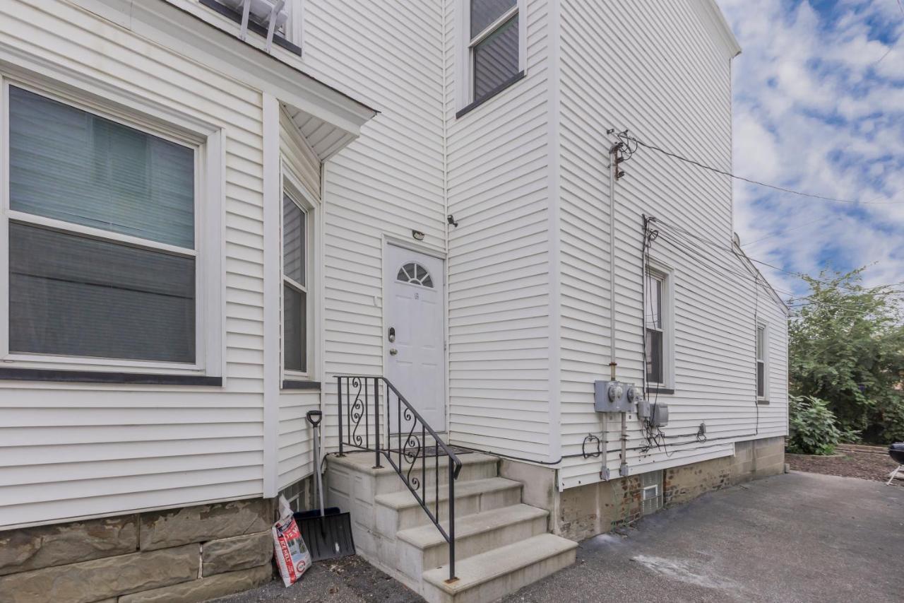 Apartamento In The Heart Of Little Italy! Free Parking! Cleveland Exterior foto