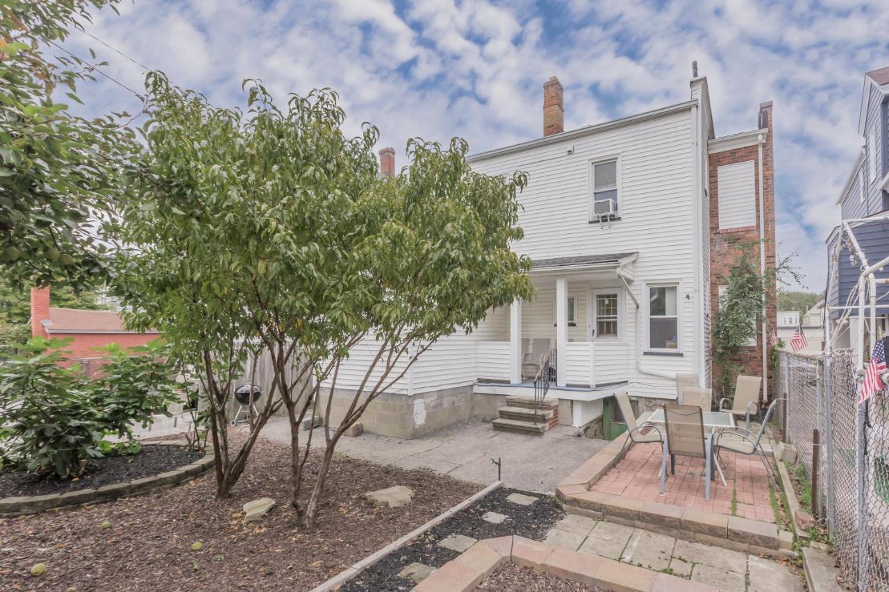 Apartamento In The Heart Of Little Italy! Free Parking! Cleveland Exterior foto