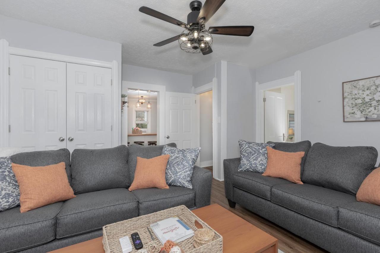 Apartamento In The Heart Of Little Italy! Free Parking! Cleveland Exterior foto